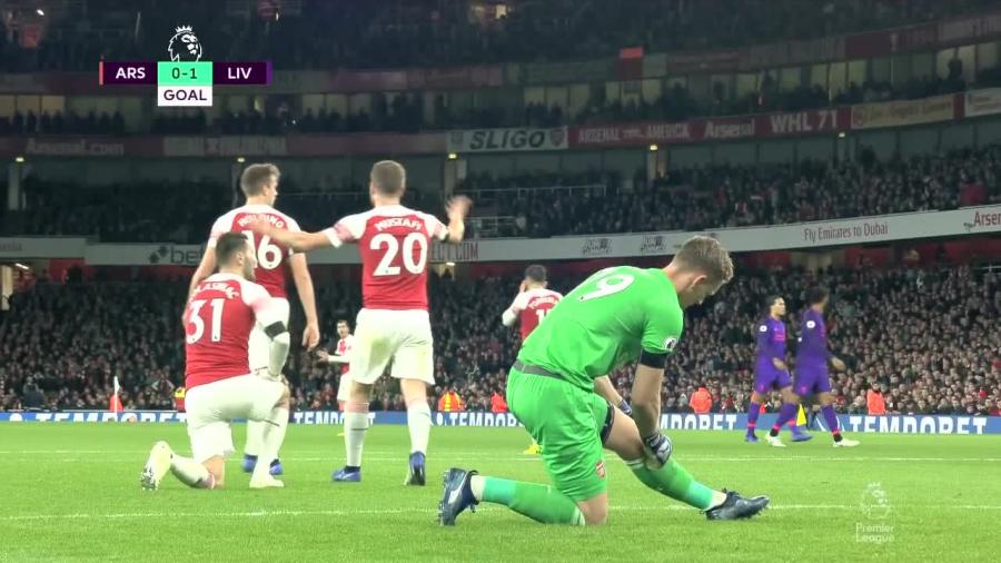  边路快马突破，单骑闯关上演帽子戏法