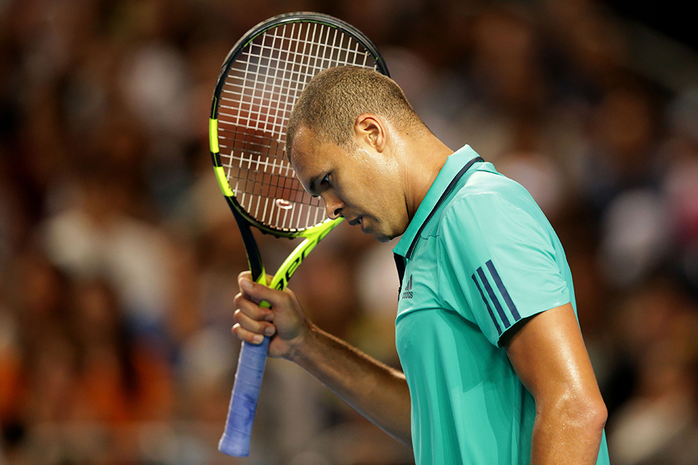  辛纳底线对抗占优，完胜名将晋级次轮