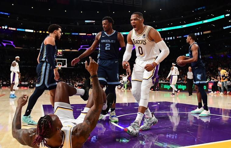  末节逆转高潮迭起演绎篮球魅力