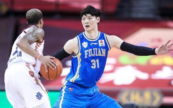  王哲林双二十加冕福建擒下南京同曦