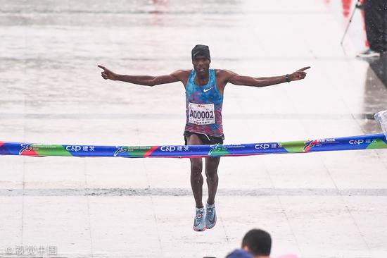  弗格尼尼马拉松大战制胜，德尔雷海滩站称雄