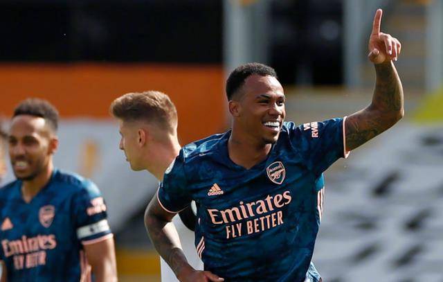  足坛新星闪耀，哈兰德帽子戏法惊艳全场