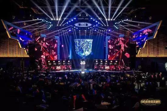 LPL赛区激战正酣群雄逐鹿争锋 LPL赛区激战正酣群雄逐鹿争锋